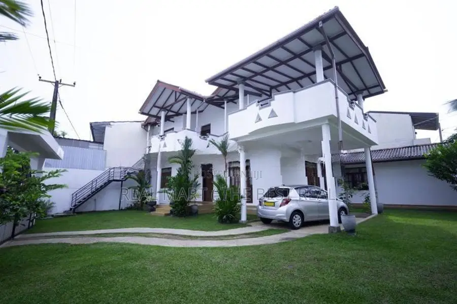 Pitakotte : 7BR (21.5P) House for Sale in Mirihana