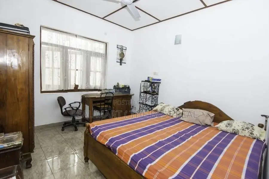 Pitakotte : 7BR (21.5P) House for Sale in Mirihana