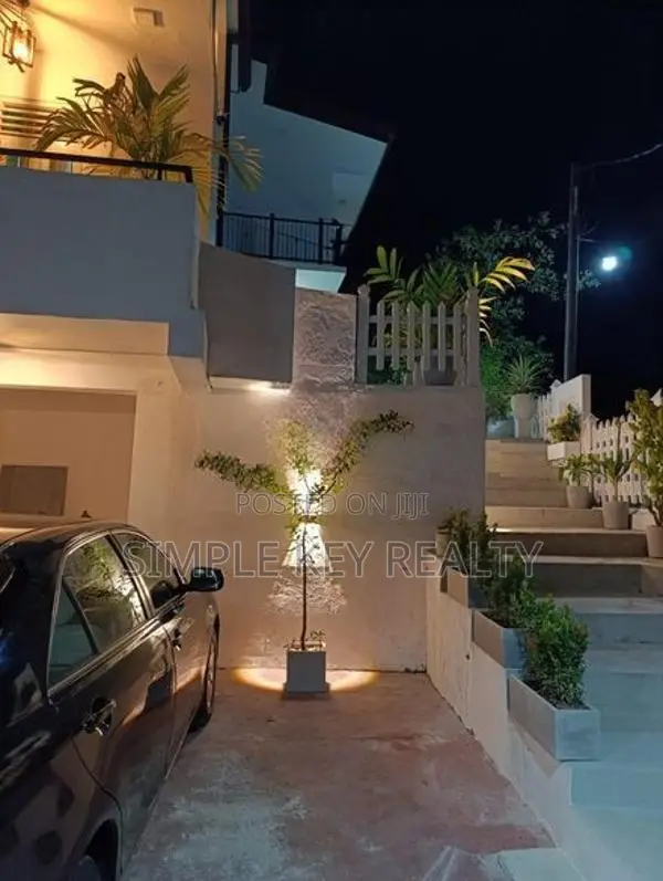 Beutiful Two Story House for Sale in Gampaha Ganemulle