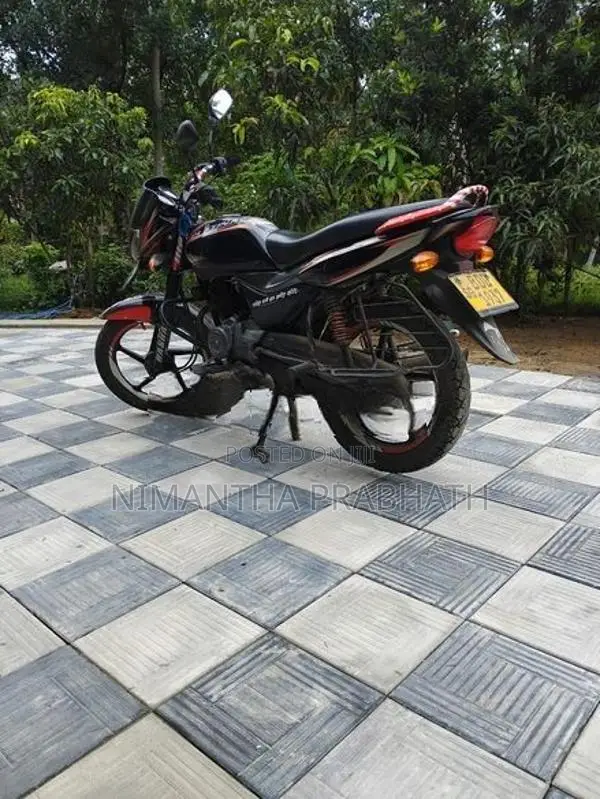 Bajaj Platina 100 2015