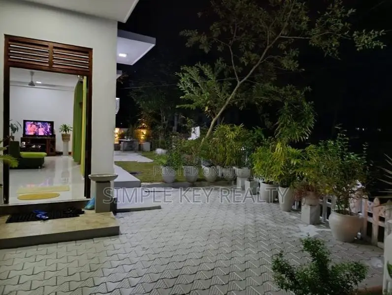 Beutiful Two Story House for Sale in Gampaha Ganemulle
