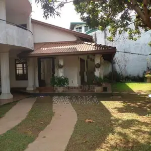 Kotte Thalawathugoda Main Road Facing Luxury House For Rent