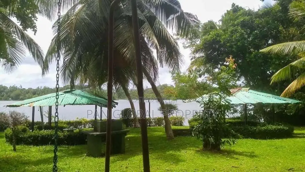 Water Front House For Sale in Bolgoda