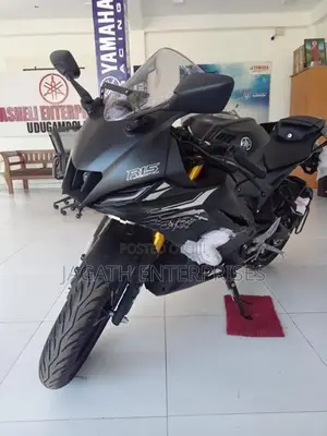 Yamaha R15 Mat Gross Black 2025
