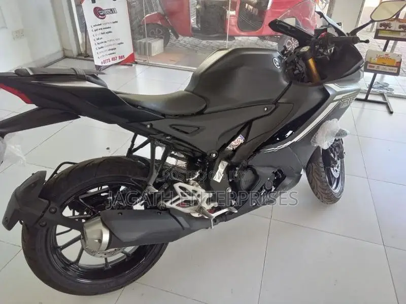 Yamaha R15 Mat Gross Black 2025