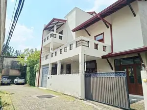 Two Storey House for Sale Battaramulla (id: Batr003)