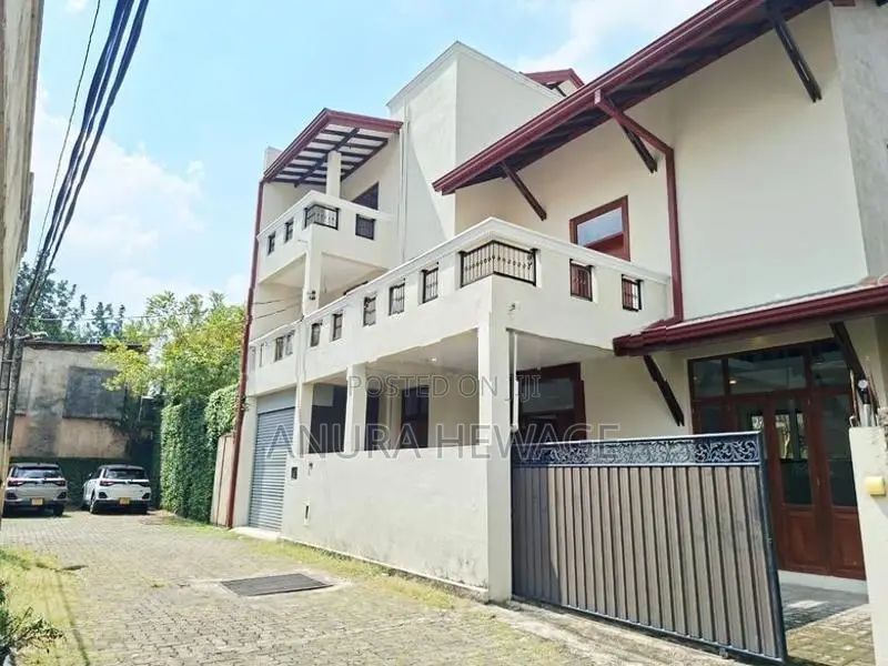 Two Storey House for Sale Battaramulla (id: Batr003)