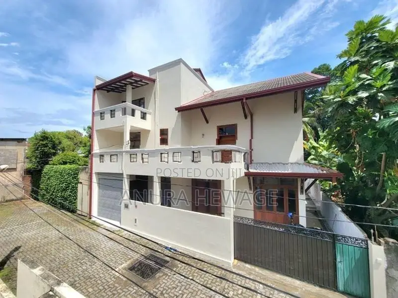 Two Storey House for Sale Battaramulla (id: Batr003)