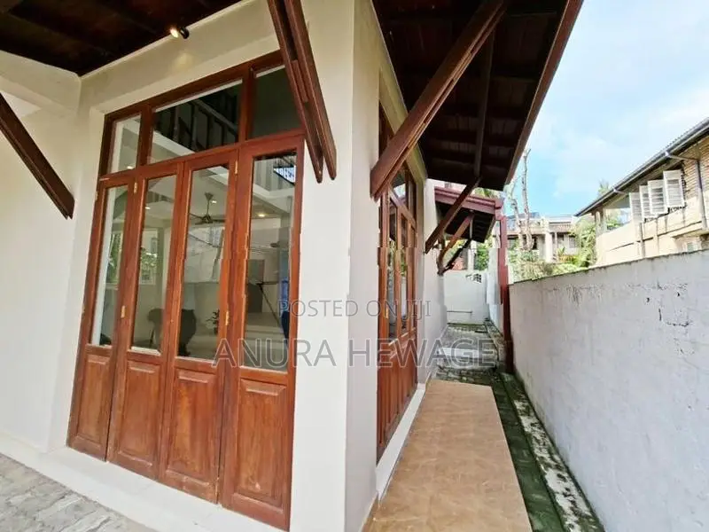 Two Storey House for Sale Battaramulla (id: Batr003)