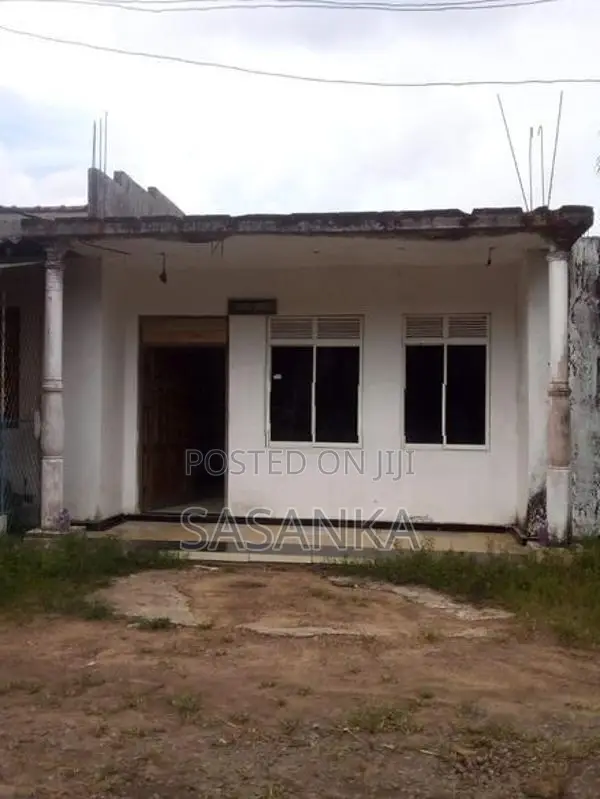 Pannipitiya Prime Lcation 13.7Perches Land With House For Sale