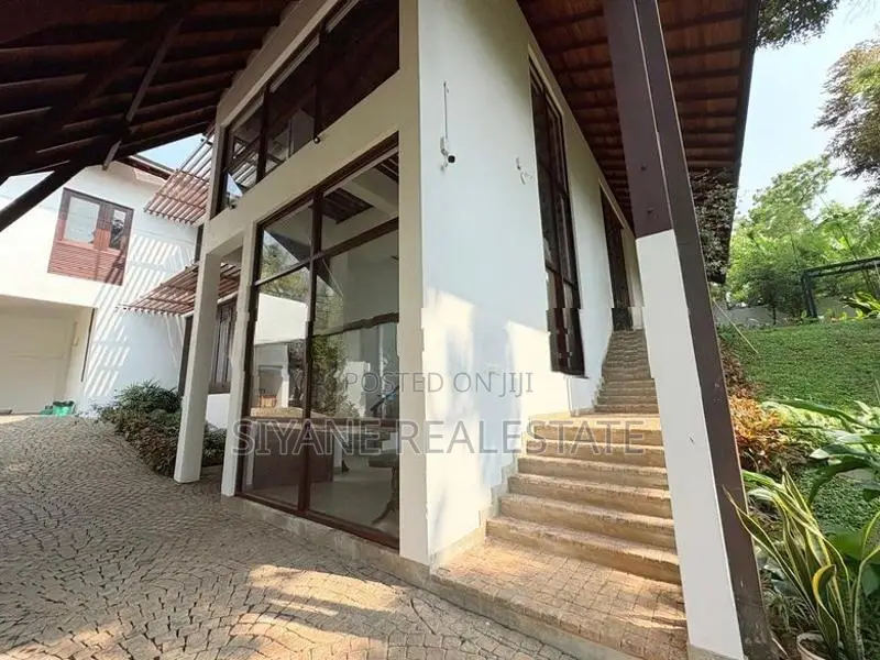 Ultra-Luxury Fully Furnished Masterpiece Residence – Battaramulla
