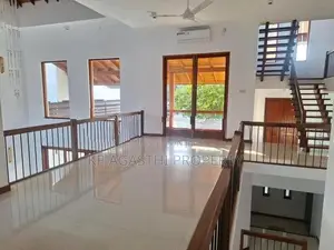architecture desing luxury house for sale in pitakotte