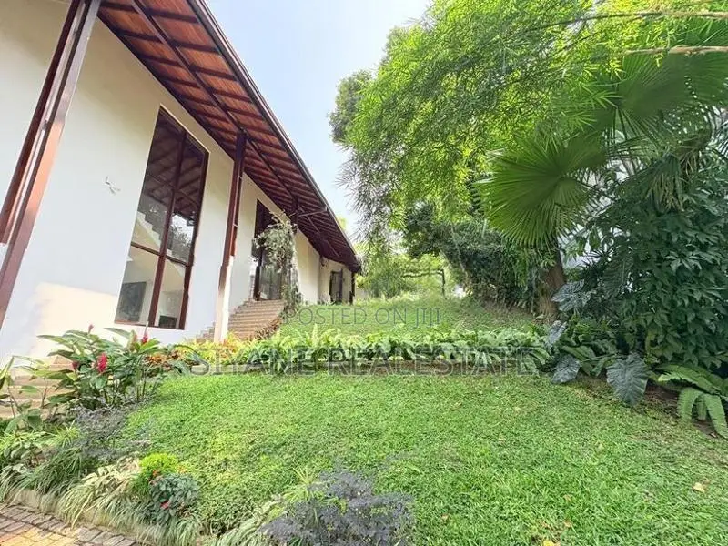 Ultra-Luxury Fully Furnished Masterpiece Residence – Battaramulla