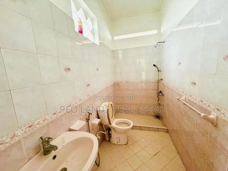 (p635) Two Storey House for Sale in Boralesgamuwa