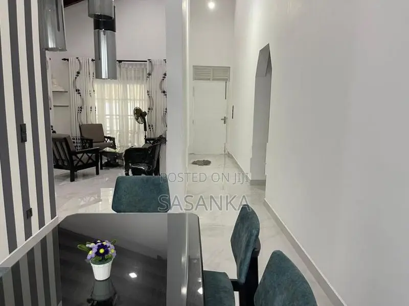 Gampaha Naranwala Brand New Luxury House for Sale