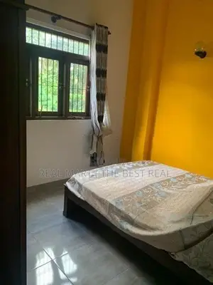 Kaduwela : 4BR (10.5P) Luxury House for Sale at Nawagamuwa