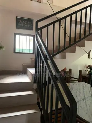 Kaduwela : 4BR (10.5P) Luxury House for Sale at Nawagamuwa