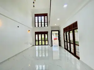 Sale for a Luxury House in Piliyandala