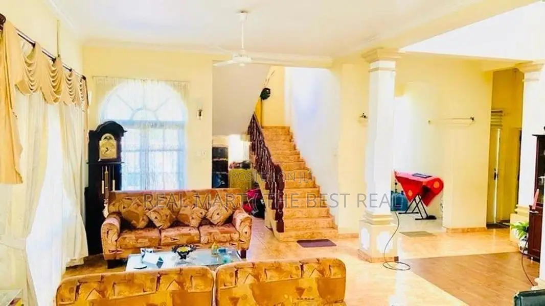 Ethul Kotte : 4BR (17.5 perches) House for Sale at Angampitiya