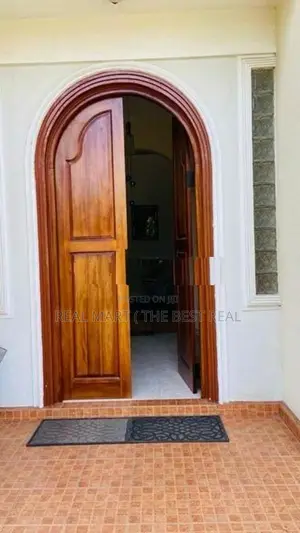 Ethul Kotte : 4BR (17.5 perches) House for Sale at Angampitiya