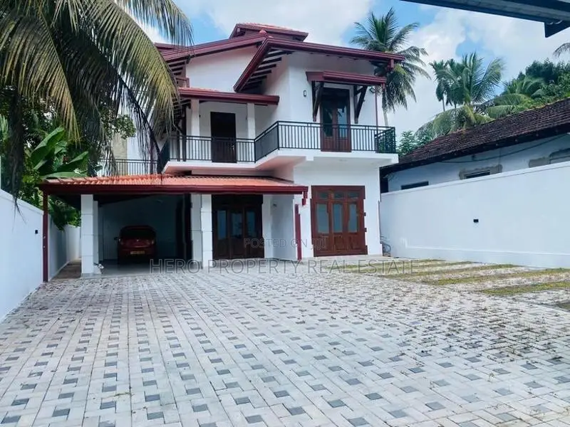 Valuable Luxury House for Sale in Athurugiriya