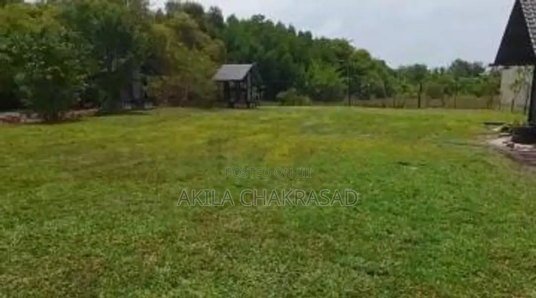 82 Perch Lagoon front land in Negombo Town