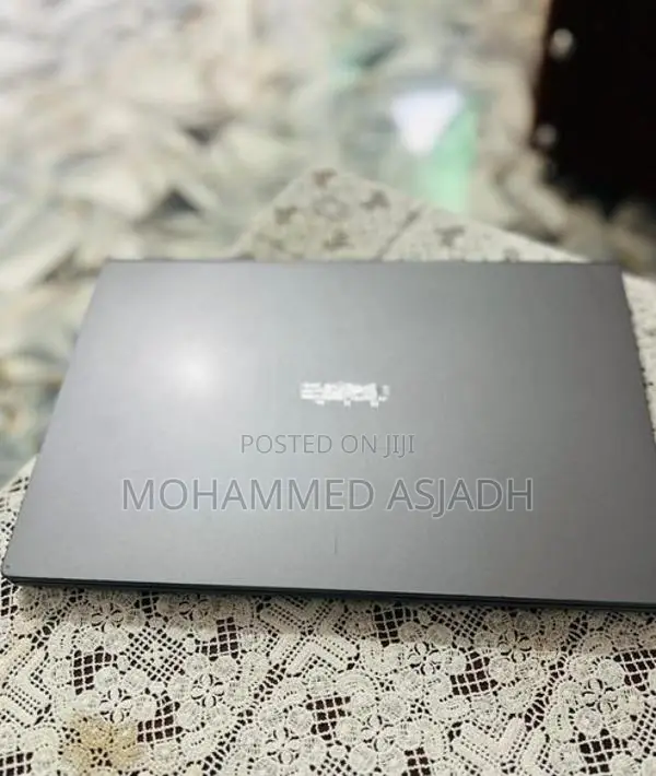 Asus VivoBook Laptop