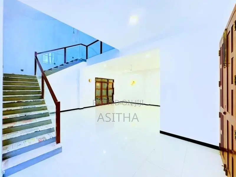 Brand New Modern House Piliyandala