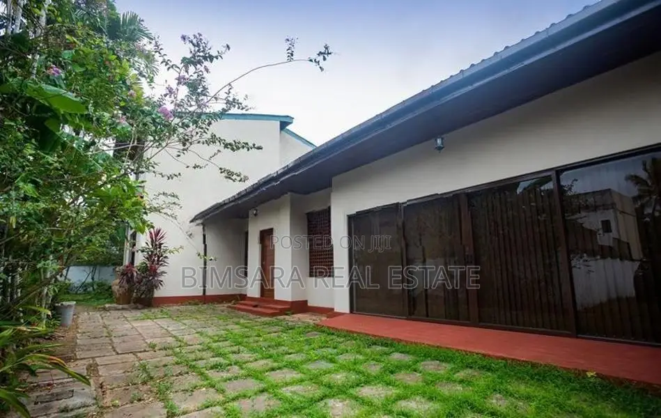 Refurbished 3-Bedroom Two-Story Residence in Pitakotte | SH15298
