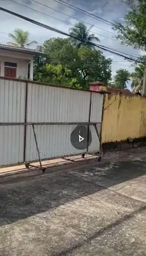 Sapugaskanda, Warehouse with Loading Bay For Rent (MG1242)