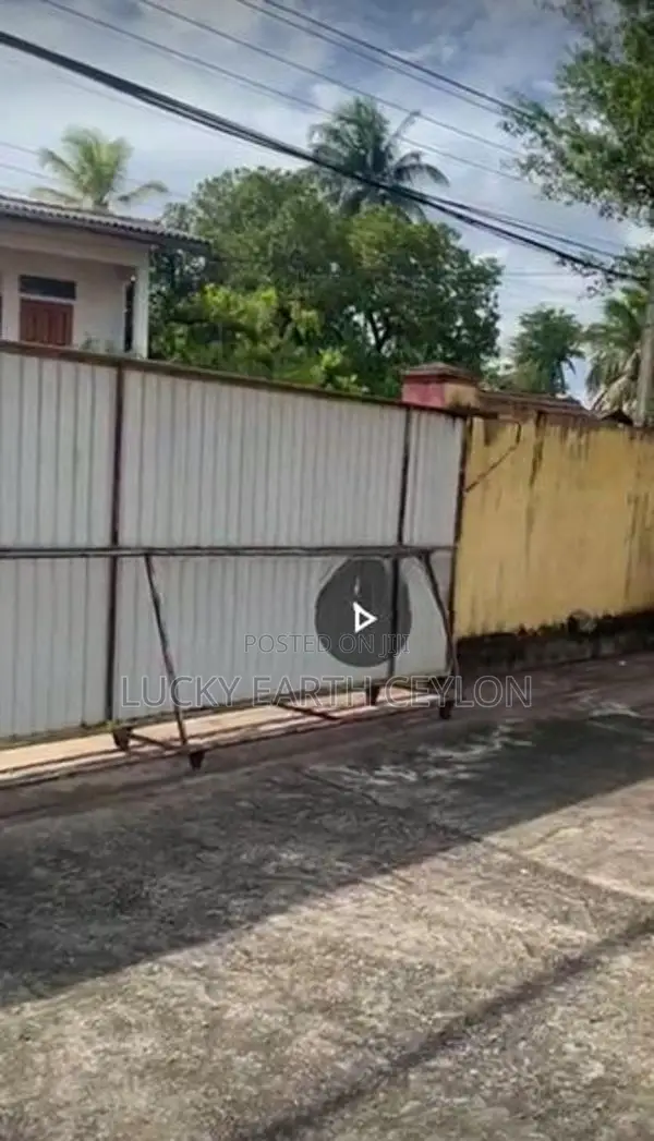 Sapugaskanda, Warehouse with Loading Bay For Rent (MG1242)
