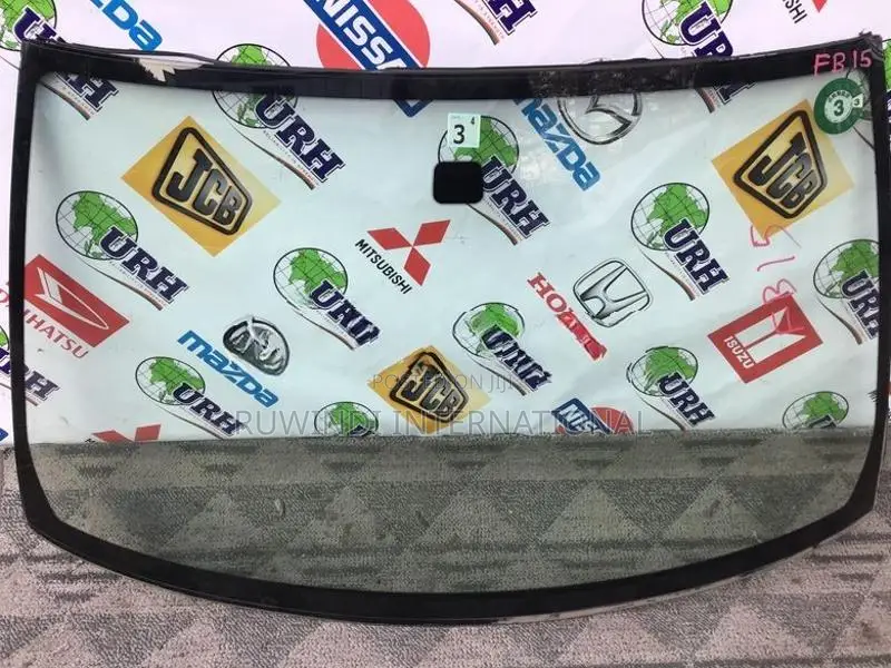 Nissan Sunny FB15 Winscreen