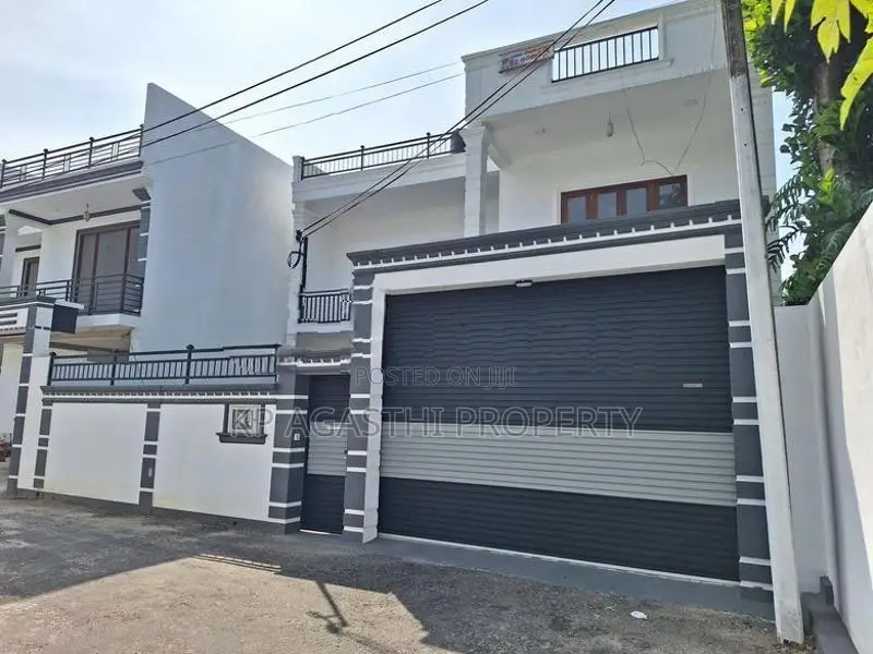 piliyandala junction luxury house for sale
