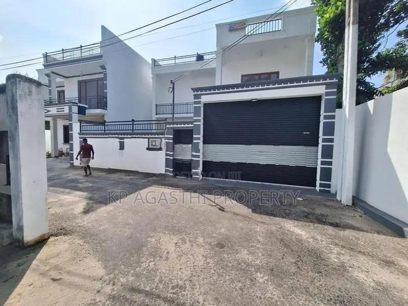 piliyandala junction luxury house for sale