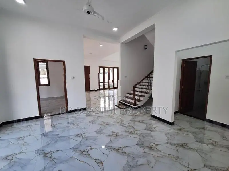 piliyandala junction luxury house for sale