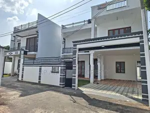 piliyandala junction luxury house for sale