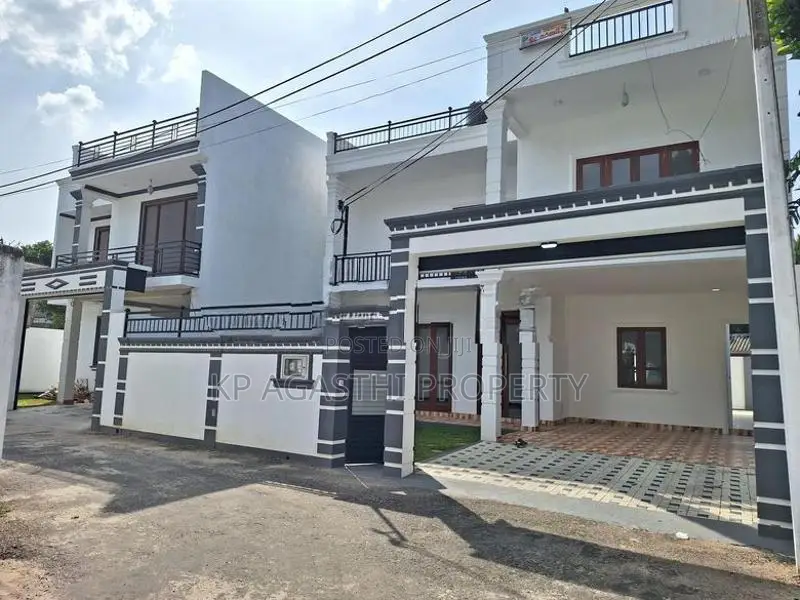 piliyandala junction luxury house for sale