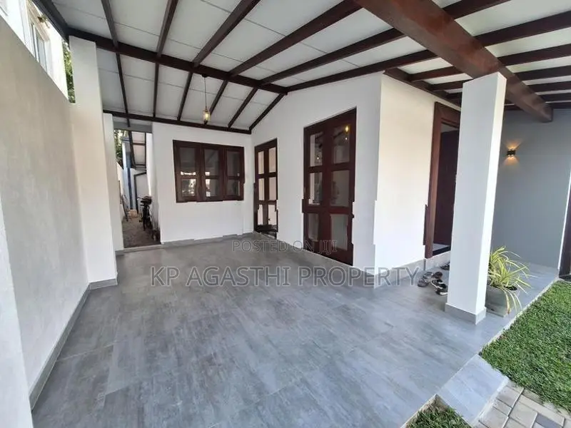house for sale athurugiriya 10P