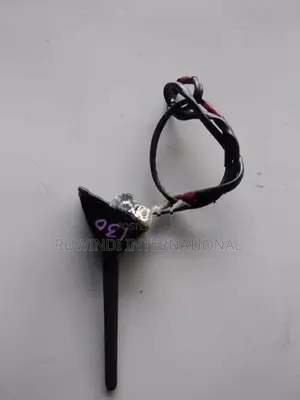 Toyota Vitz KSP130 Antenna