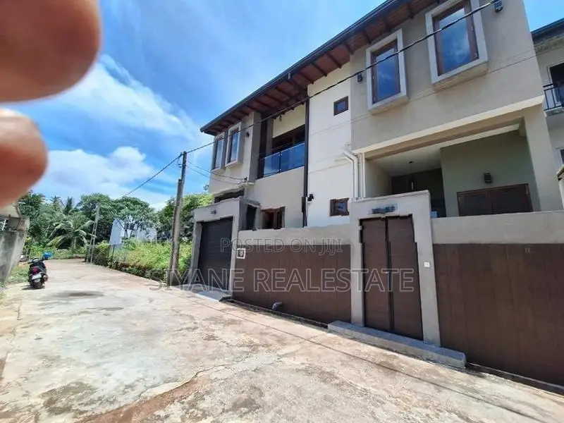 Elegant New Family House in a Prime Thalawathugoda Location