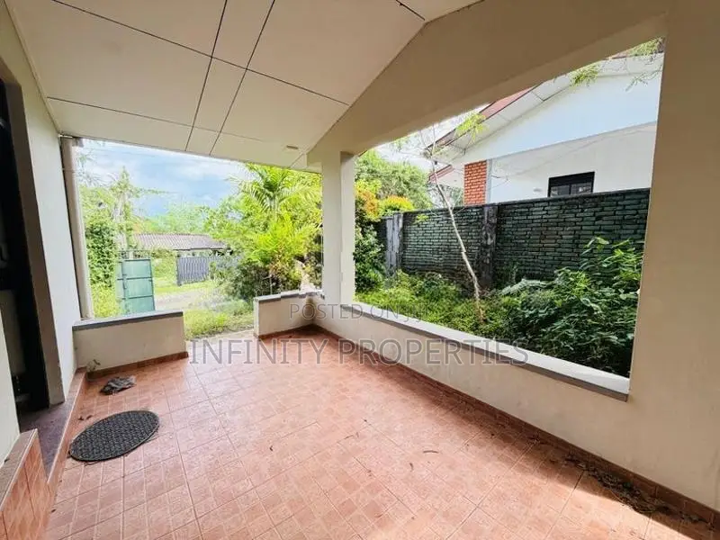 (AFA914) 13 P With Single Story House Sale At Thalawathugoda