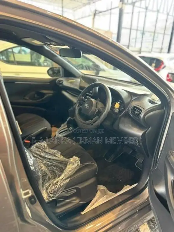 Toyota Yaris push start X Grade 2025