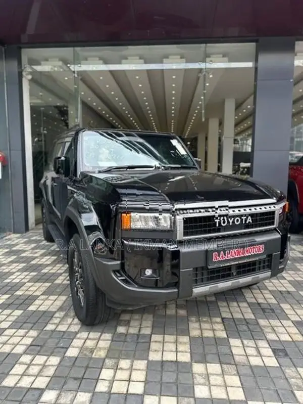 Toyota Land Cruiser Prado TRJ250 VX 2024