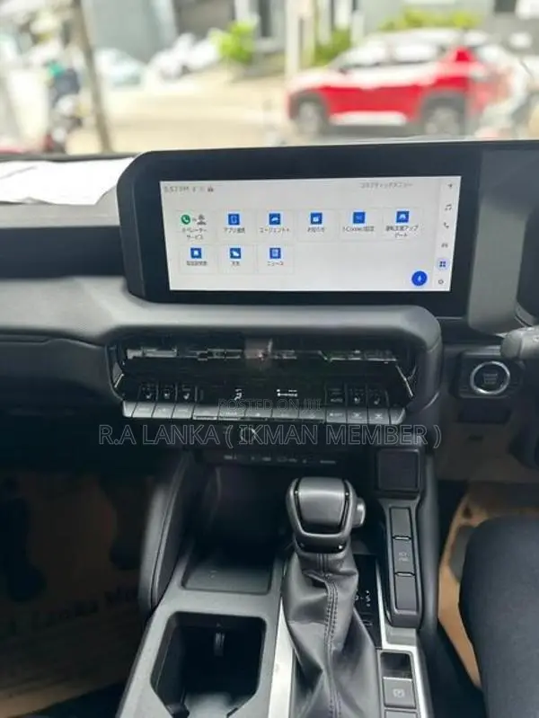 Toyota Land Cruiser Prado TRJ250 VX 2024