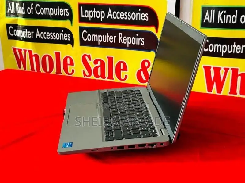 LAPTOP - I5 11TH GEN / 8GB D4 RAM /250 M.2