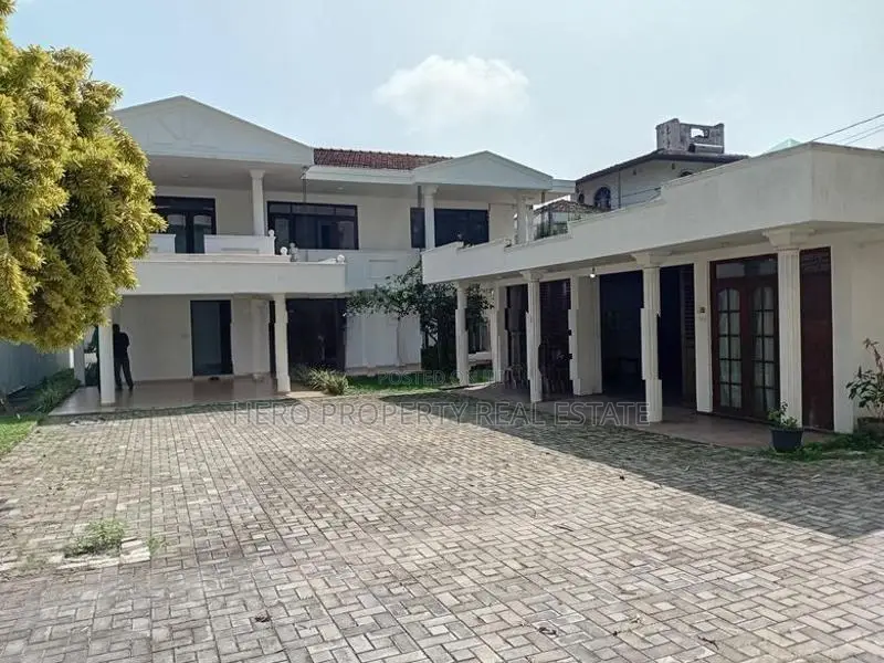 Elegant Huge House for Sale in Boralesgamuwa🛑