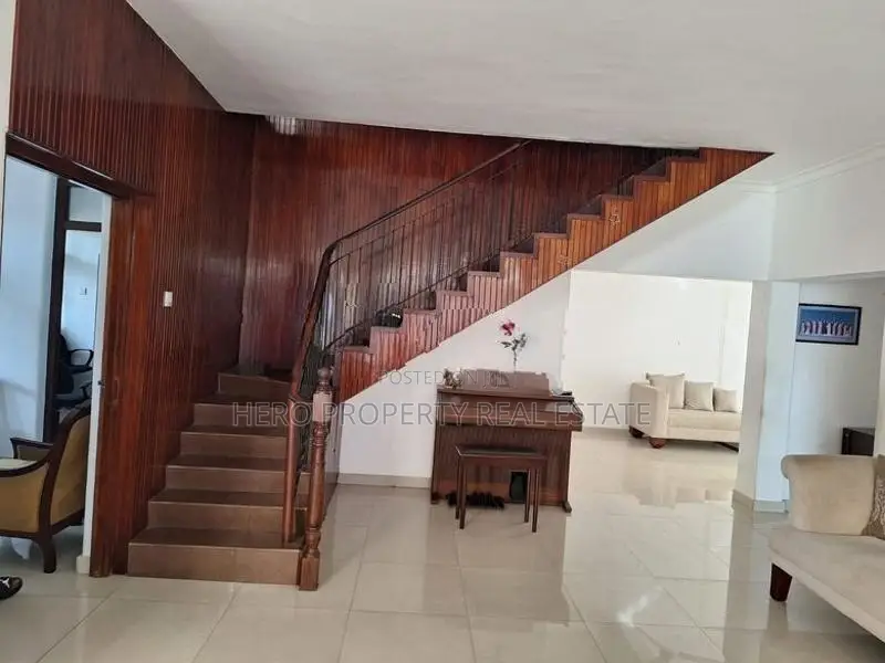 Elegant Huge House for Sale in Boralesgamuwa🛑