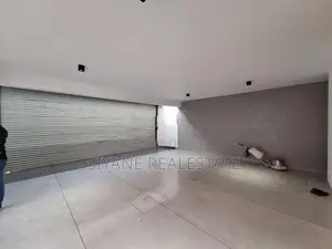 Luxury 3-Story Residence with Rooftop Bar and Pool – Kotte