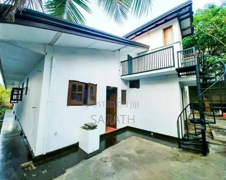 18.5 P With Single house Sale Athurugiriya