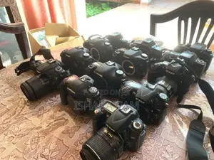 canon DSLR body with lenses